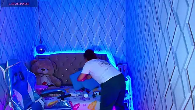 NicolleTaylor online show from October 30, 2025, 3:49 am