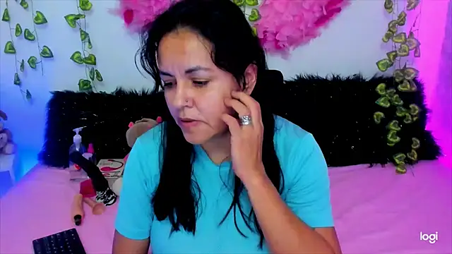 MegamKim online show from October 17, 2025, 10:33 pm