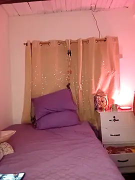 Isabella Du online show from April 7, 2026, 10:33 pm