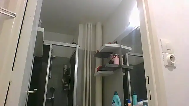 Linaluxa online show from January 13, 2026, 6:45 pm