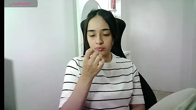 Snapshot of aineangeel chatting on June 26, 2026, 1:33 am aineangeel online show from June 26, 2026, 1:33 am