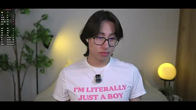 SrLuis18 online show from November 19, 2025, 10:21 pm