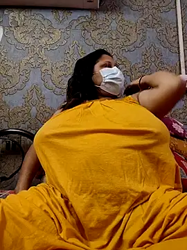 kunjan789 online show from November 10, 2025, 6:13 pm