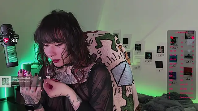 Snapshot of deadlysweet chatting on November 13, 2025, 1:09 am deadlysweet online show from November 13, 2025, 1:09 am