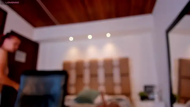 victoria mooree online show from September 9, 2025, 7:34 pm