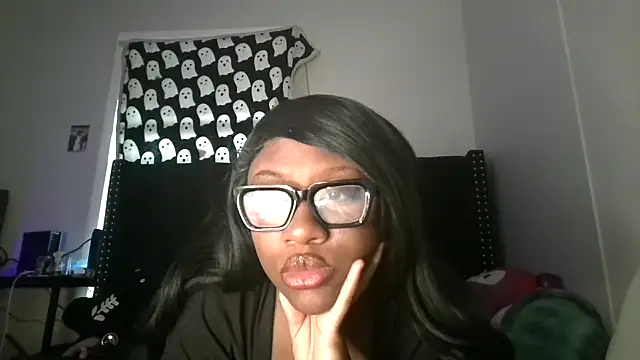 Snapshot of divinitysdesires chatting on May 26, 2026, 10:19 pm divinitysdesires online show from May 26, 2026, 10:19 pm