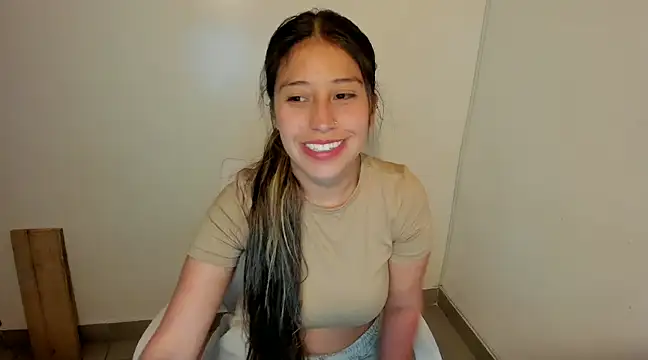 Snapshot of kiaraowen chatting on March 22, 2025, 10:26 pm kiaraowen online show from March 22, 2025, 10:26 pm