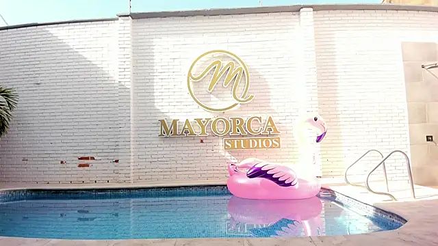 Snapshot of EVELIN_MASON chatting on November 1, 2025, 7:52 pm EVELIN MASON online show from November 1, 2025, 7:52 pm