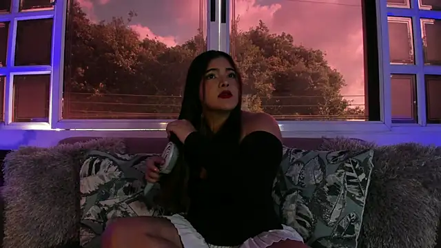 Snapshot of EVELIN_MASON chatting on November 22, 2025, 8:29 pm EVELIN MASON online show from November 22, 2025, 8:29 pm