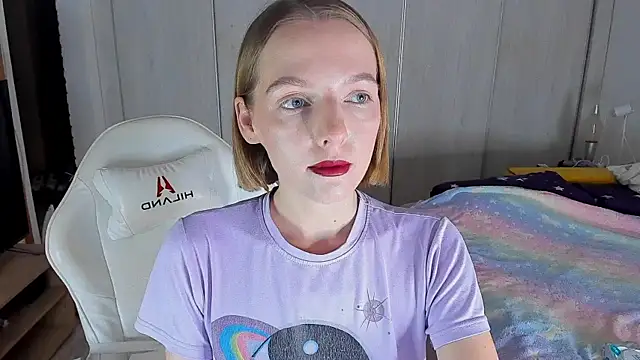 Snapshot of ice_pixie chatting on December 16, 2025, 4:00 pm ice pixie online show from December 16, 2025, 4:00 pm