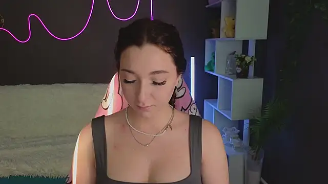 YasmineWest online show from October 14, 2025, 1:50 am