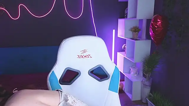 YasmineWest online show from March 19, 2025, 12:59 am