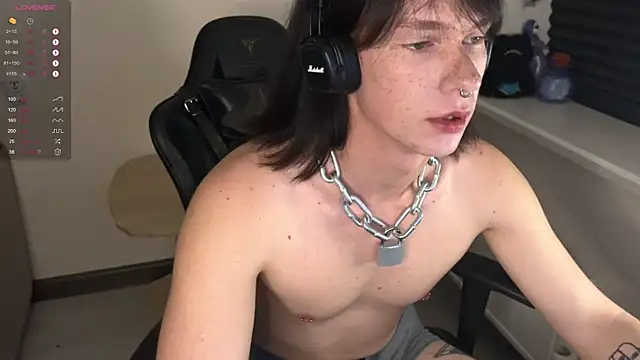 carthylovvve online show from October 14, 2025, 3:34 pm