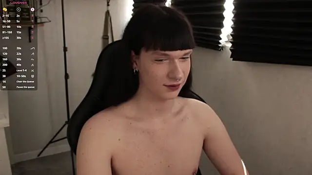 carthylovvve online show from March 15, 2025, 11:19 am