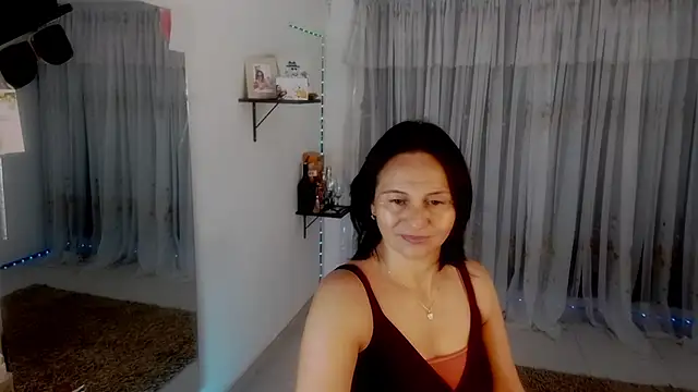 lollita 23  online show from November 18, 2025, 8:23 pm