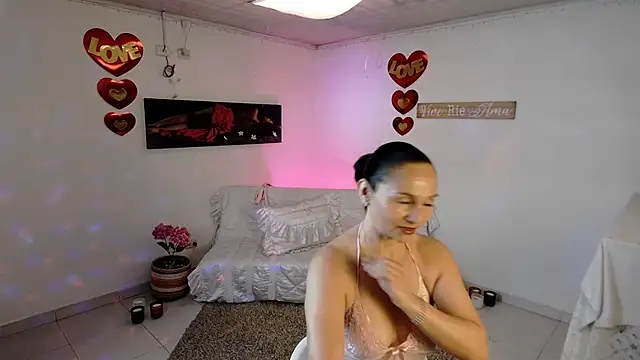 lollita 23  online show from April 21, 2026, 8:26 pm