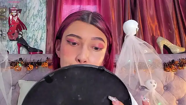 Snapshot of _Scarlett_01 chatting on October 17, 2025, 1:46 pm Scarlett 01 online show from October 17, 2025, 1:46 pm