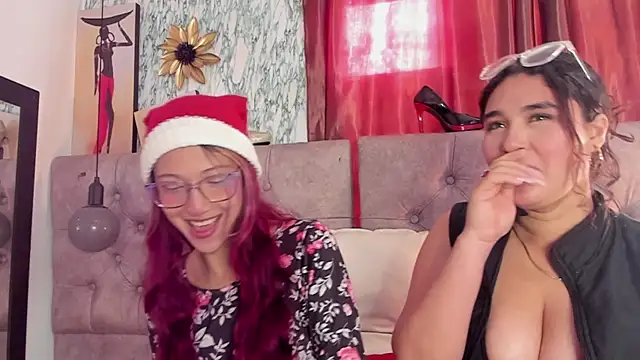 Snapshot of _Scarlett_01 chatting on December 18, 2025, 2:43 pm Scarlett 01 online show from December 18, 2025, 2:43 pm