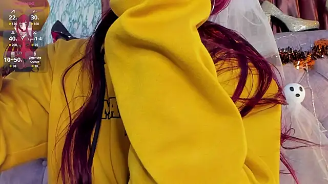 Snapshot of _Scarlett_01 chatting on October 19, 2025, 1:36 pm Scarlett 01 online show from October 19, 2025, 1:36 pm