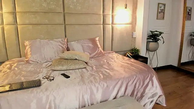 Victoria-Harper online show from March 13, 2025, 11:51 am