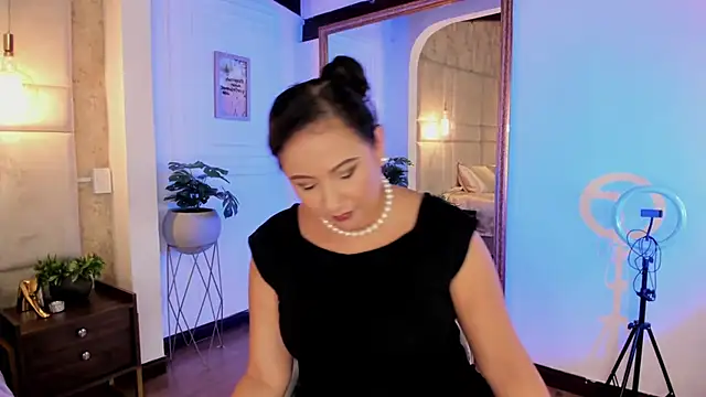 Victoria-Harper online show from March 16, 2025, 3:17 pm