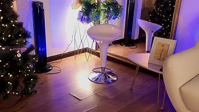 Victoria-Harper online show from December 14, 2025, 10:10 am