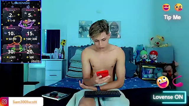 Liamscott  online show from November 18, 2025, 8:34 pm