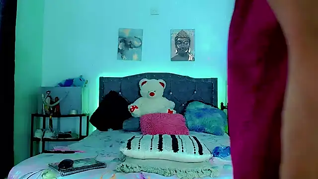 Liamscott  online show from December 21, 2025, 6:20 pm