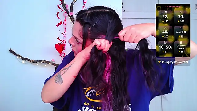 Snapshot of purple_em69 chatting on February 14, 2025, 6:29 pm purple em69 online show from February 14, 2025, 6:29 pm