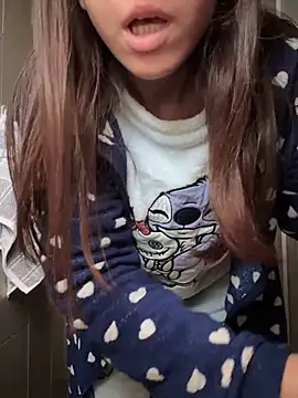 Snapshot of rossana99_ chatting on December 22, 2024, 1:00 pm rossana99 online show from December 22, 2024, 1:00 pm