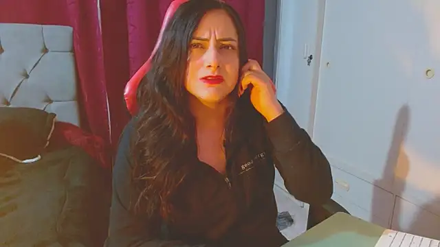 Noamartin  online show from September 10, 2025, 11:04 pm