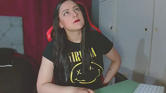 Noamartin  online show from October 12, 2025, 2:13 am