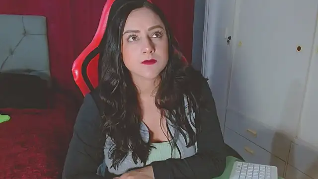 Noamartin  online show from January 5, 2026, 10:24 pm