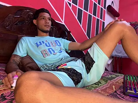 Snapshot of tanned_boy chatting on May 17, 2026, 1:55 pm tanned boy online show from May 17, 2026, 1:55 pm