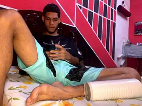 Snapshot of tanned_boy chatting on May 4, 2026, 9:56 am tanned boy online show from May 4, 2026, 9:56 am