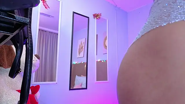 sarah cruzz  online show from January 17, 2026, 1:31 am