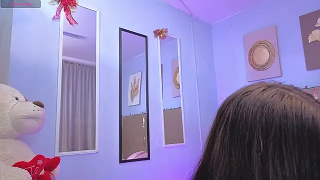 sarah cruzz  online show from February 2, 2026, 1:54 pm