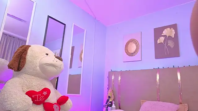 sarah cruzz  online show from February 13, 2026, 2:28 pm