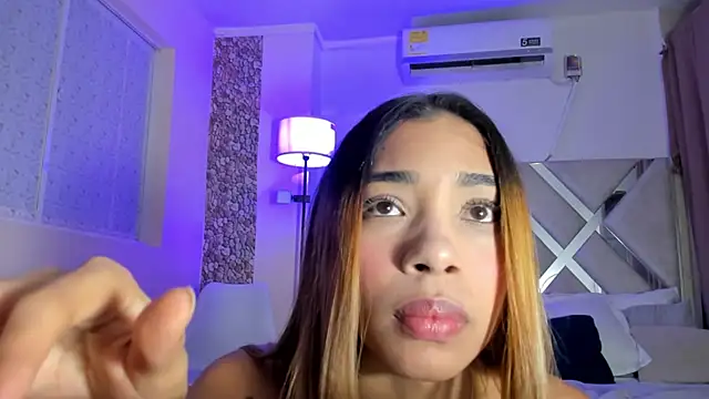 Snapshot of Mari_Mendoza chatting on June 15, 2026, 12:44 am Mari Mendoza online show from June 15, 2026, 12:44 am