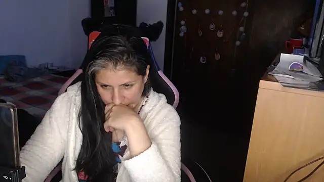 LucifernandaSw online show from April 14, 2026, 7:57 am