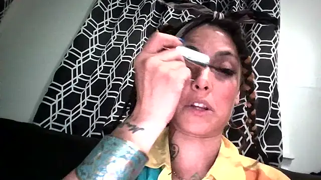 Snapshot of StripKi chatting on October 24, 2025, 1:59 am StripKi online show from October 24, 2025, 1:59 am