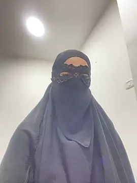 Snapshot of Hijabi_HotGirls chatting on March 9, 2025, 12:31 am Hijabi HotGirls online show from March 9, 2025, 12:31 am