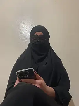 Snapshot of Hijabi_HotGirls chatting on February 26, 2025, 8:15 pm Hijabi HotGirls online show from February 26, 2025, 8:15 pm