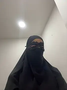 Snapshot of Hijabi_HotGirls chatting on March 11, 2025, 11:58 pm Hijabi HotGirls online show from March 11, 2025, 11:58 pm