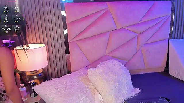 Snapshot of Alisse_Miller chatting on October 23, 2025, 3:38 am Alisse Miller online show from October 23, 2025, 3:38 am