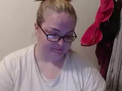 SexyWhiteChocolate online show from January 8, 2025, 1:21 am