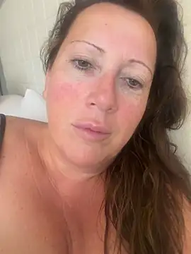 Snapshot of xsexycurvymilf chatting on July 26, 2026, 7:26 am xsexycurvymilf online show from July 26, 2026, 7:26 am