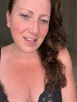 Snapshot of xsexycurvymilf chatting on May 6, 2026, 3:05 pm xsexycurvymilf online show from May 6, 2026, 3:05 pm