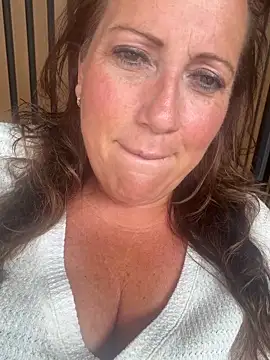 Snapshot of xsexycurvymilf chatting on June 17, 2026, 2:05 pm xsexycurvymilf online show from June 17, 2026, 2:05 pm