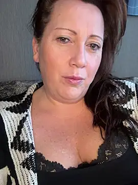 Snapshot of xsexycurvymilf chatting on January 15, 2025, 8:41 am xsexycurvymilf online show from January 15, 2025, 8:41 am